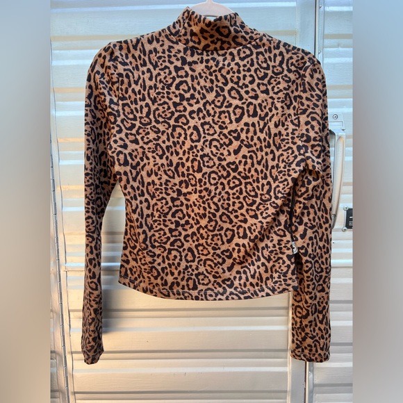 NWOT leopard turtleneck sweater - Picture 3 of 5